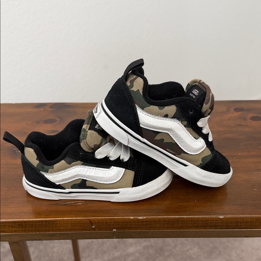 Vans Little Kids Knu Skool Shoe (8C)